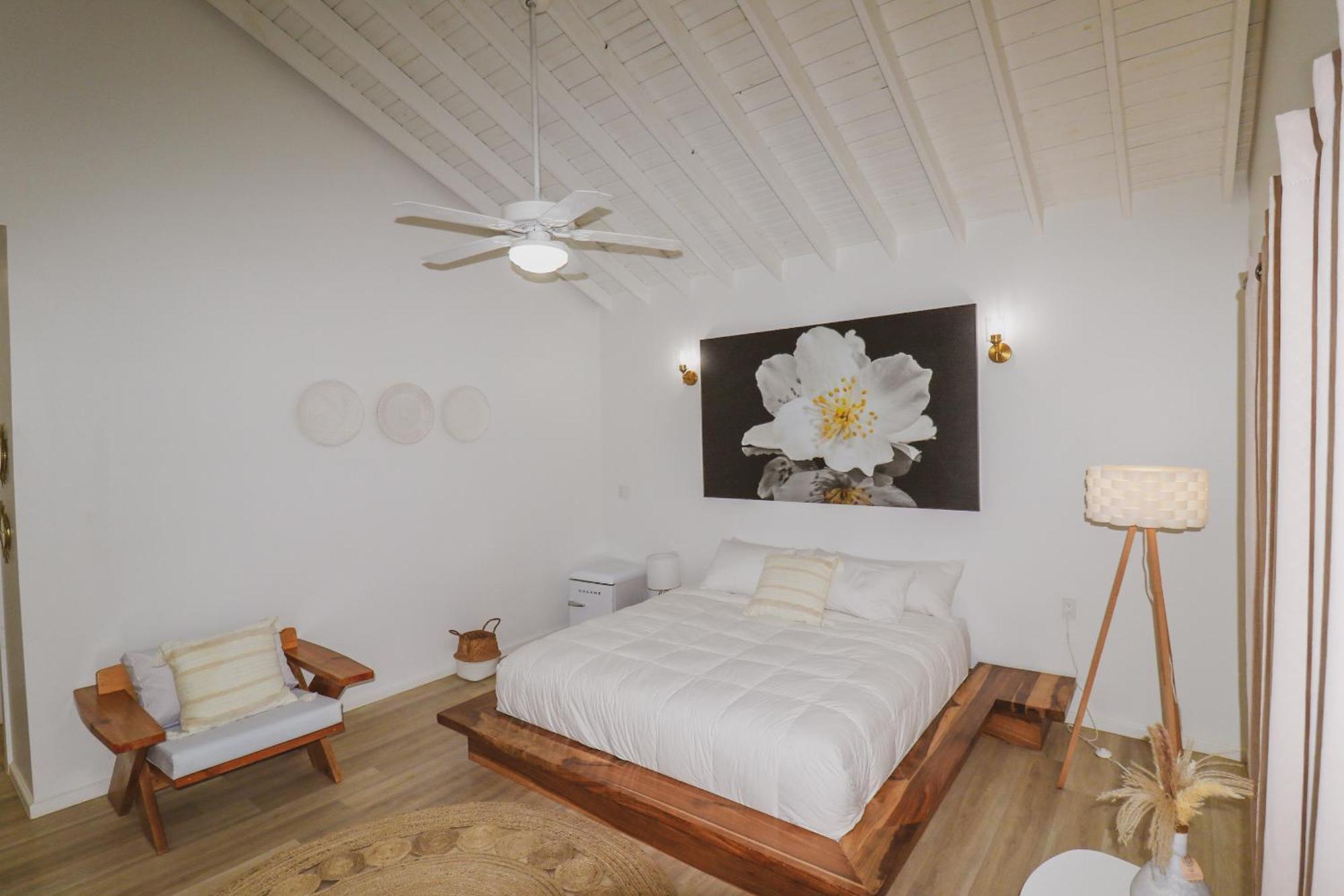 Luna Beach Luxury Boutique Beach Front Resort Jobs Bight Екстериор снимка